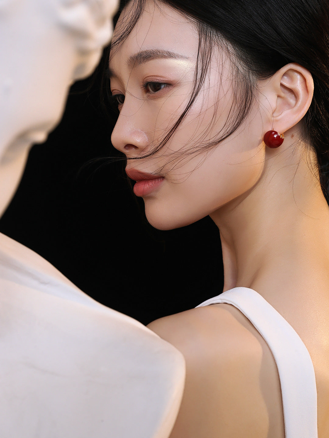 中国红色滴釉耳环
欧美风法郎滴釉酒红色耳环