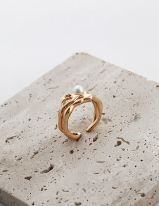 Sterling silver pearl ring