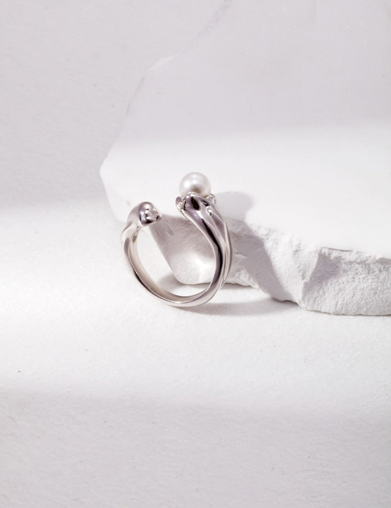 Sterling silver pearl ring