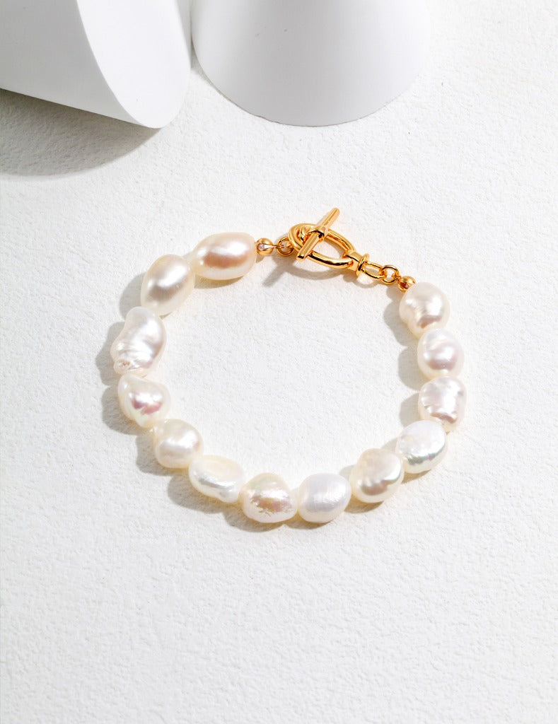 Shaped pearl bracelet