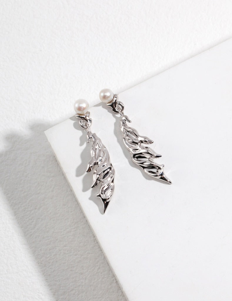 Wind-eroded Feather Series Sterling Silver Pearl Earrings