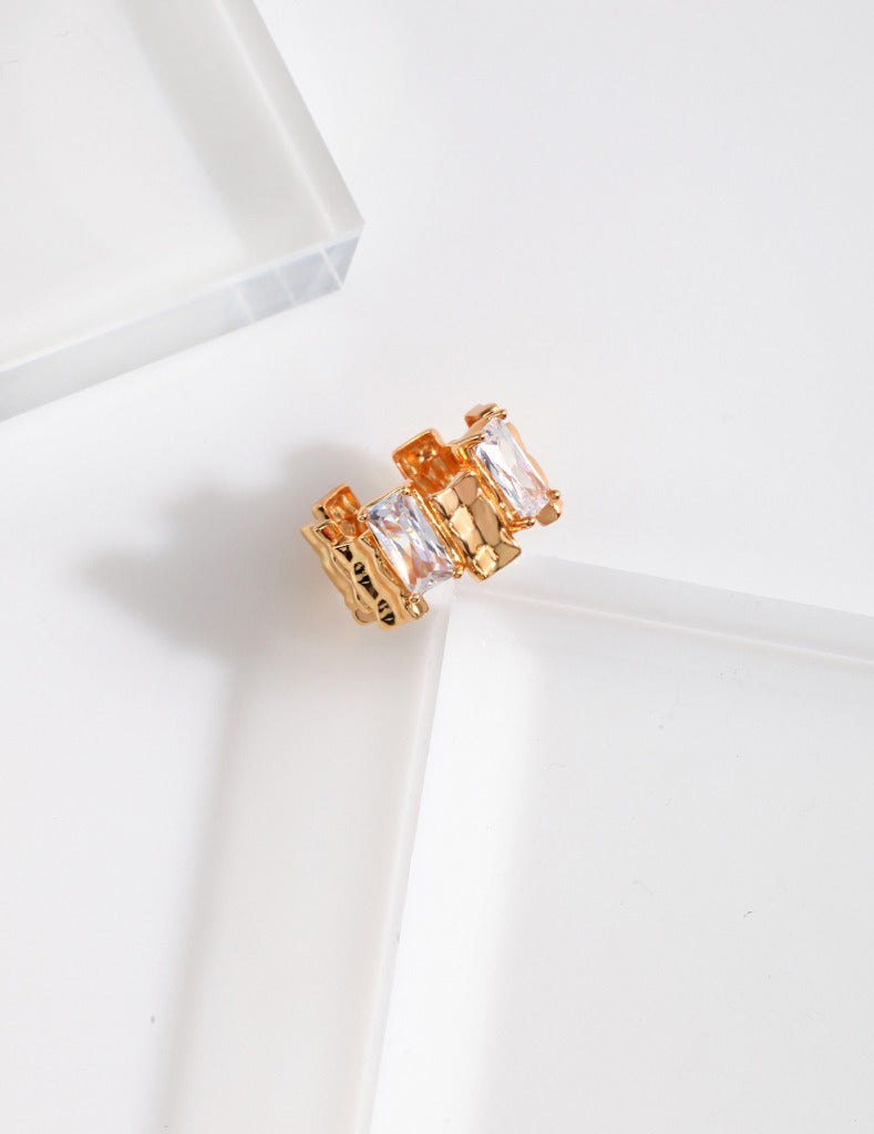 Irregular rectangular spaced zircon design ring