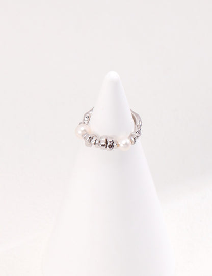 Sterling silver pearl ring