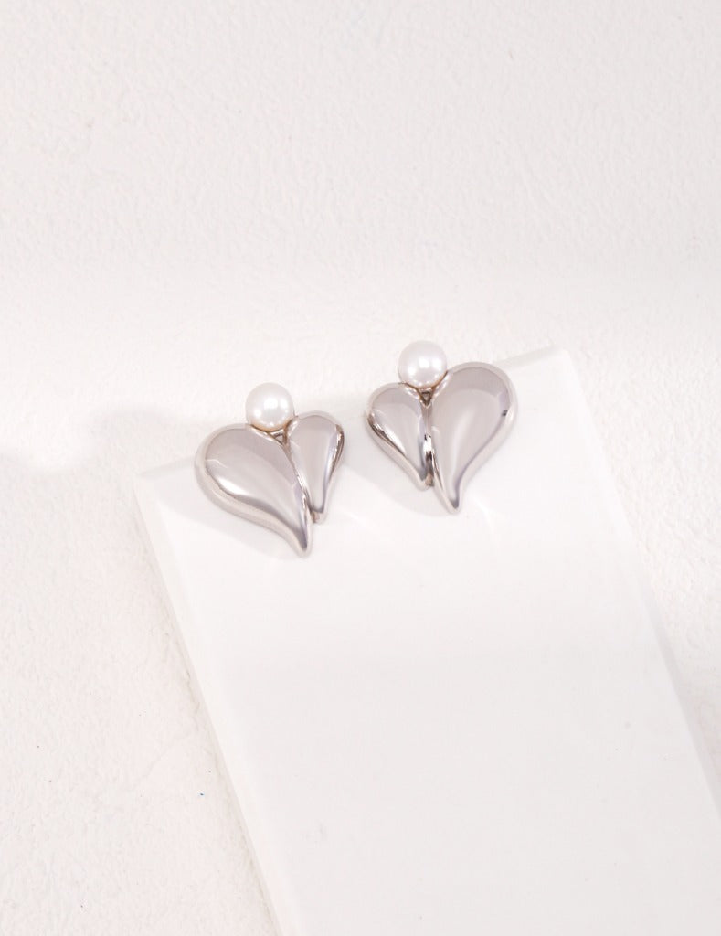 Sterling silver pearl earrings