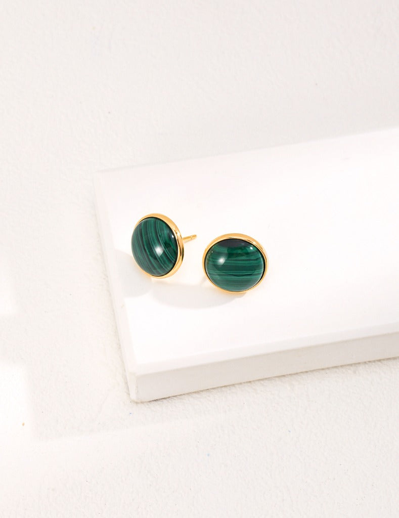 Minimalist style, exquisite malachite earrings, no need for excessive decoration, using exquisite craftsmanship only to reflect the beauty of malachite.