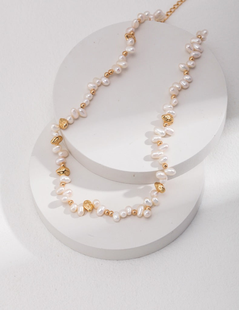 Natural pearl necklace