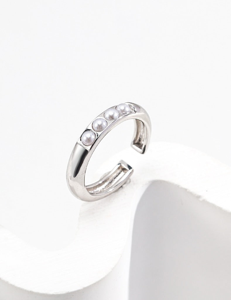 Sterling silver pearl ring